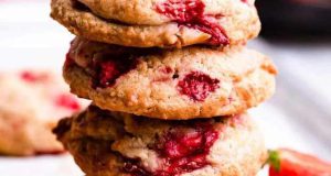 طرز تهیه کوکی توت فرنگی خوشمزه با طعم بی نظیر