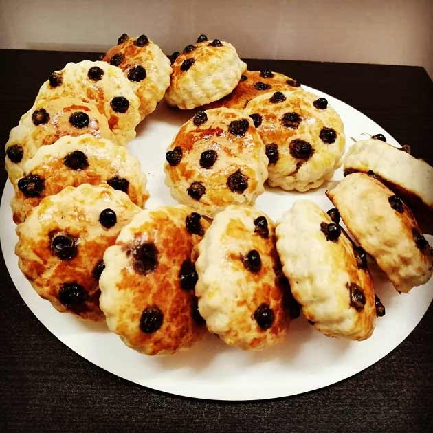 طرز تهیه نان اسکون خوشمزه و خانگی برای صبحانه طرز تهیه نان اسکون خوشمزه و خانگی برای صبحانه
