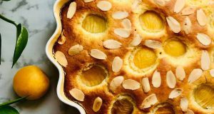 طرز تهیه کیک زردآلو خوشمزه و خانگی با بافت و طعم بی نظیر