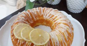 طرز تهیه کیک لیمویی خوشمزه با ماست و سس مخصوص در خانه