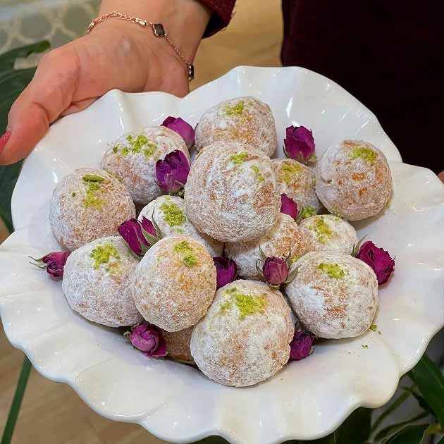 طرز تهیه قطاب خانگی ترد و خوشمزه به روش یزدی طرز تهیه قطاب خانگی ترد و خوشمزه به روش یزدی