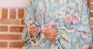 تعبیر خواب چادر نماز ابن سیرین و چادر نماز سفید گلدار برای دختر مجرد