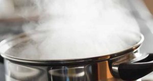 تعبیر خواب آب جوش ابن سیرین در کتری و سماور و ریختن روی سر و دست کسی