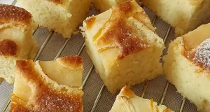 طرز تهیه کیک گلابی خوشمزه و خانگی با عطر و طعم بسیار عالی + نکات مهم پخت