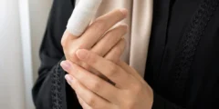 تعبیر خواب بریدن انگشت دست و پا با چاقو و تیغ + خون آمدن از نظر معبران معروف تعبیر خواب بریدن انگشت دست و پا با چاقو و تیغ + خون آمدن از نظر معبران معروف